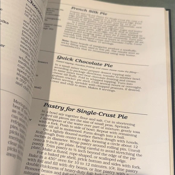 Vintage Better Homes and Gardens Chocolate Delight Cookbook - and Red Cover - Picture 6 of 7